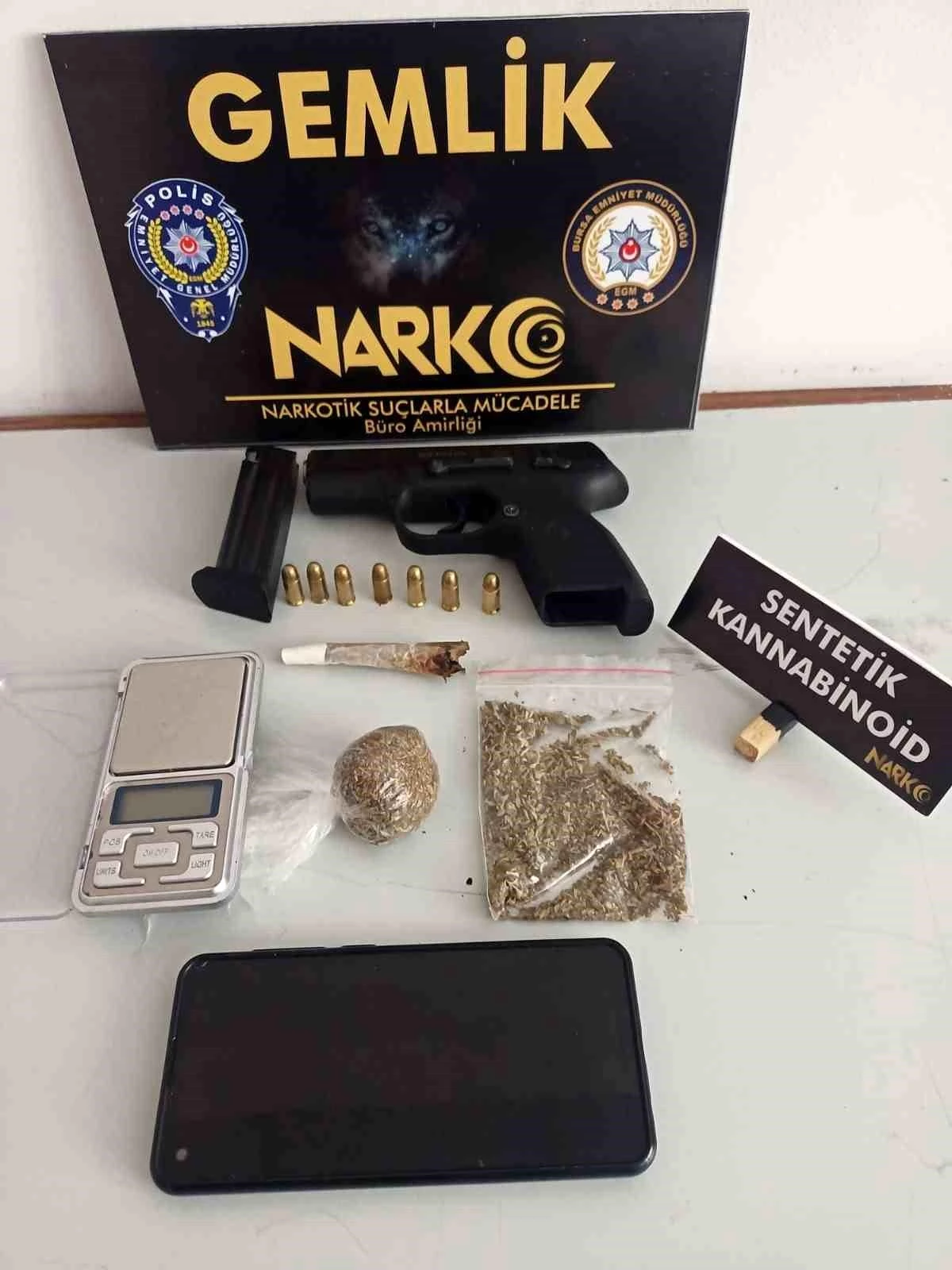 Gemlik İlçe Emniyet Müdürlüğü ve Narkotik Büro Amirliği Ekipleri Uyuşturucu Tacirlerine Göz Açtırmıyor