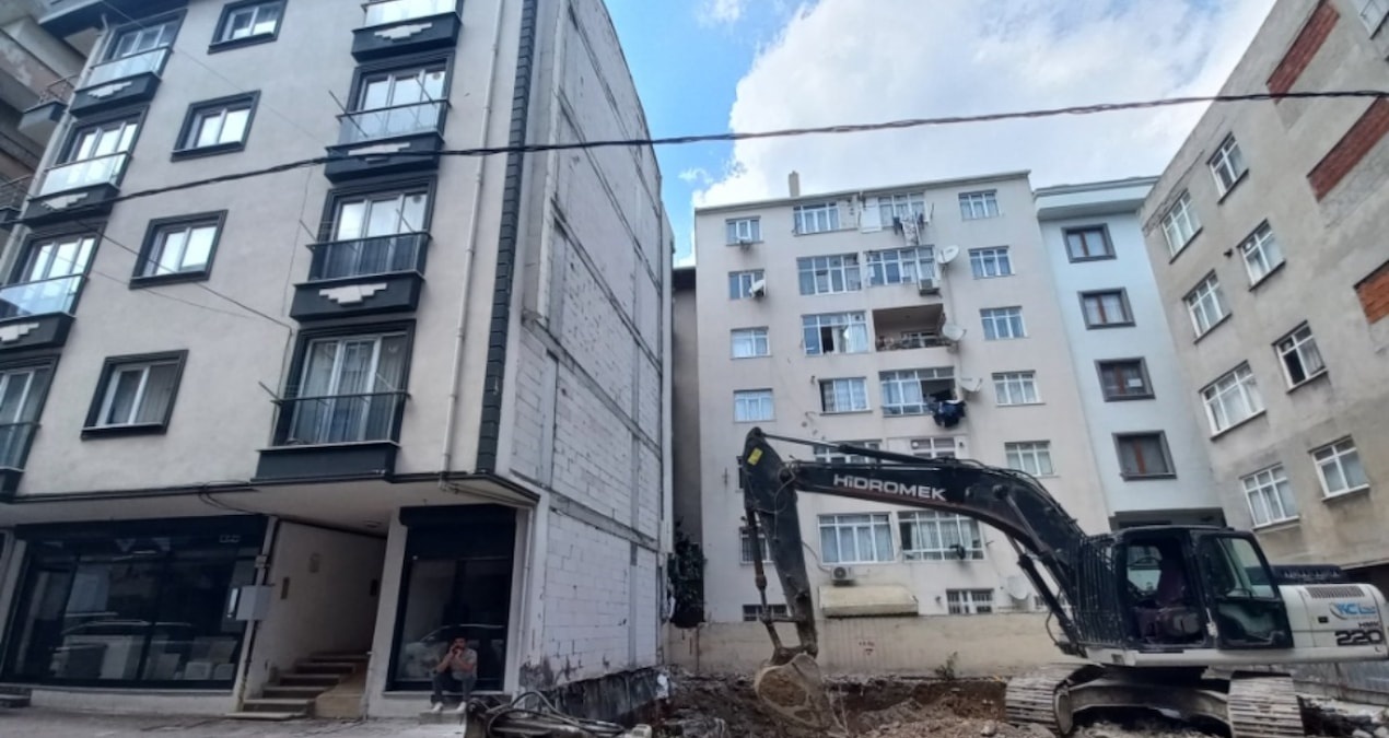 Görünce şoke oldular: 2 yıllık binanın kolonları çarpık çıktı