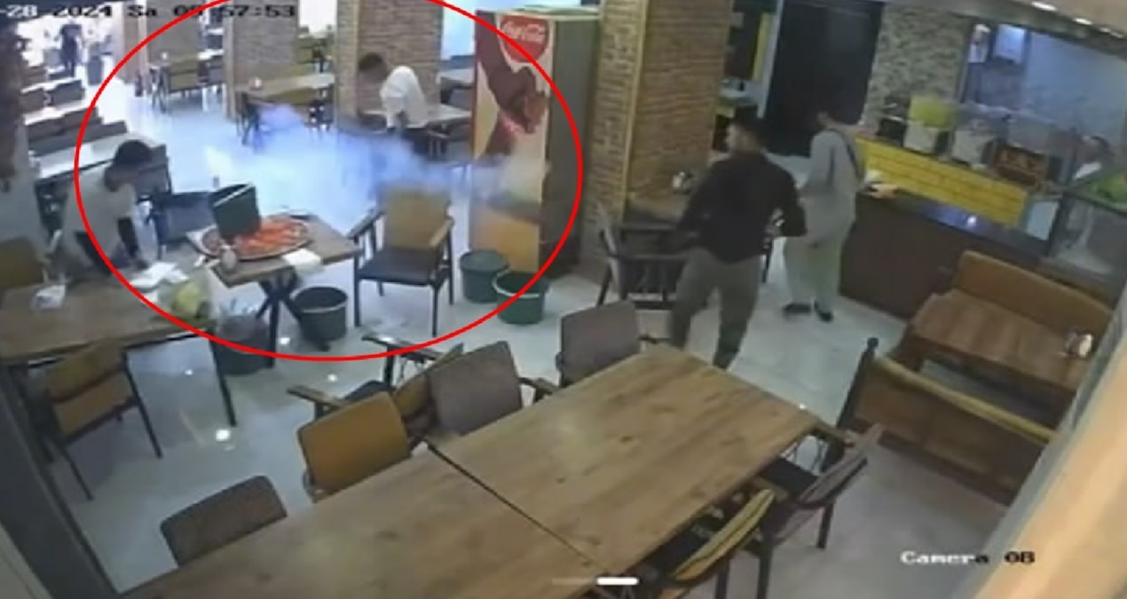 Yeni aldığı telefon cebinde alev aldı