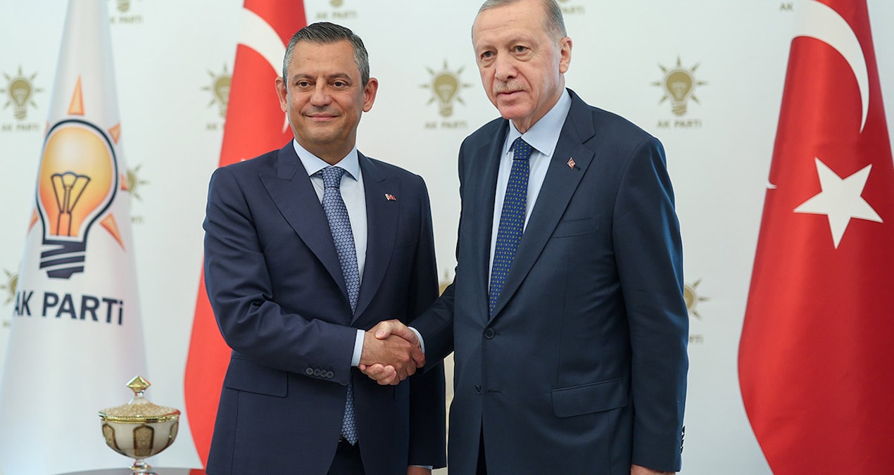 18 yıl sonra tarihi ziyaret… Erdoğan, CHP Genel Merkezi’nde Özgür Özel ile görüşüyor