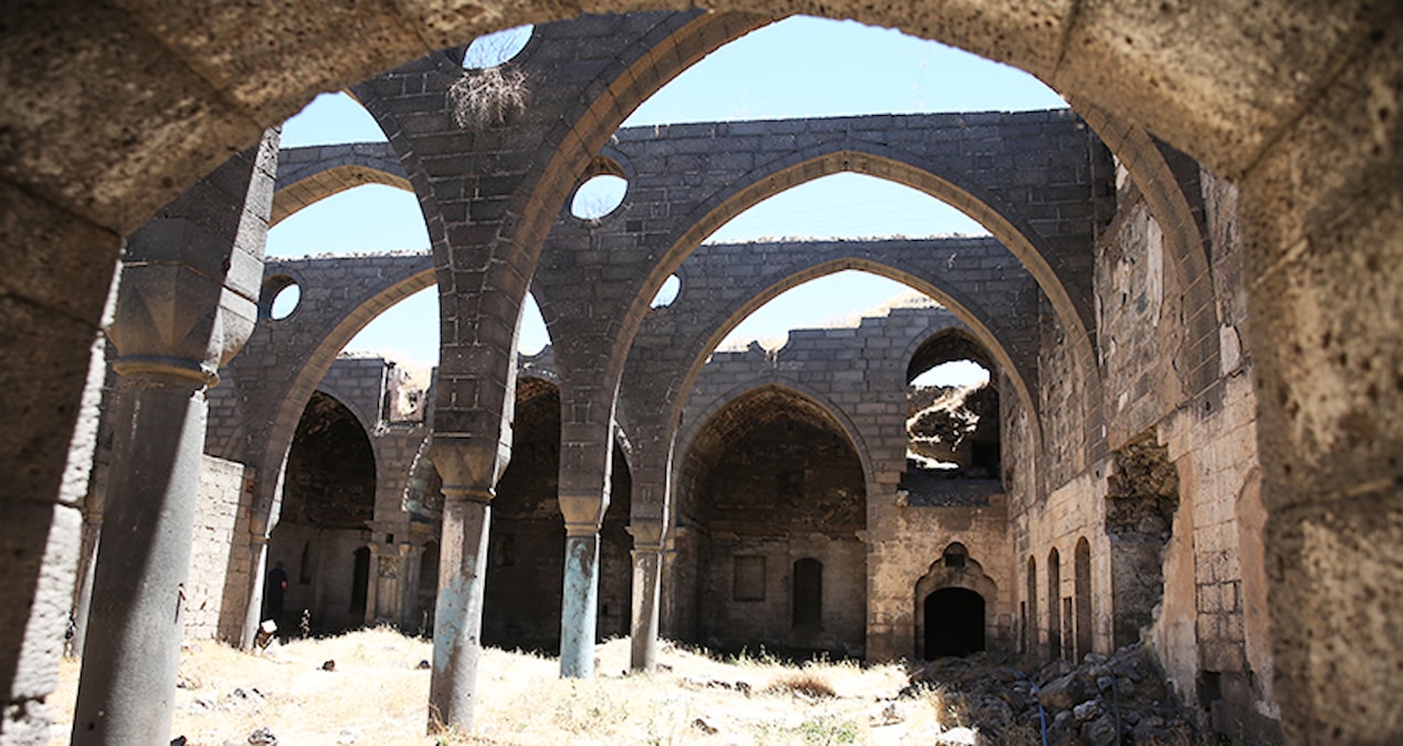 500 yıllık kilisede restorasyon çalışması başlatıldı