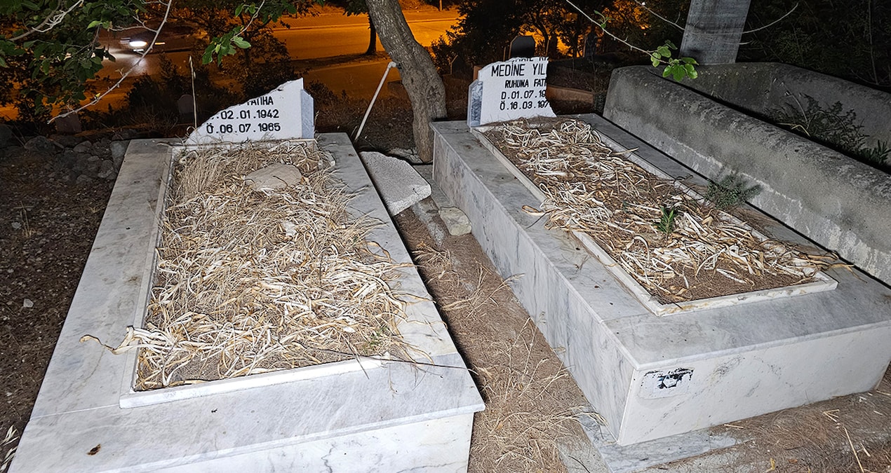 Adana’da mezarlığa saldırı: Taşları kırdılar