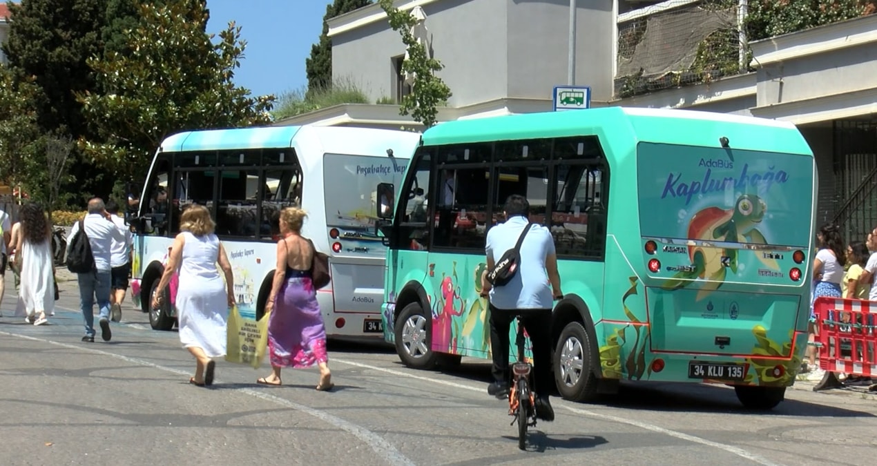 Ahmet Ümit de ‘azmanbüs’ eyleminde