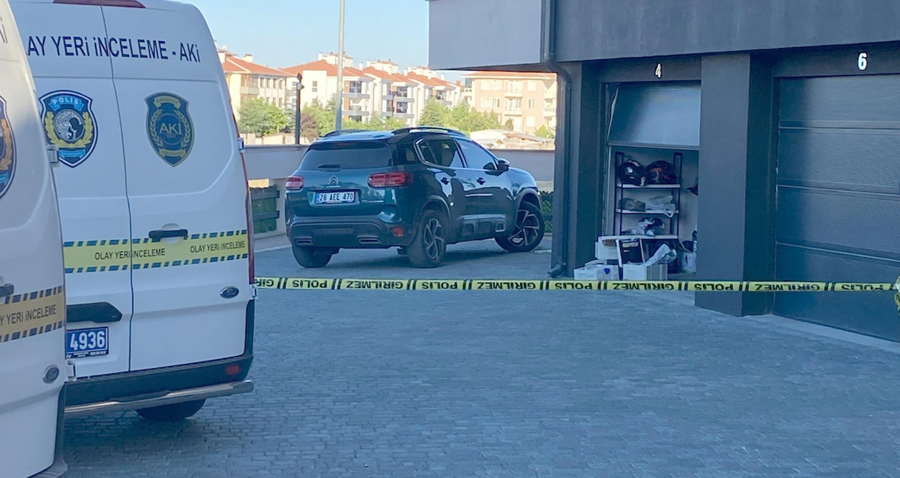 Aile faciası: Eşini ve üvey kızını öldürüp intihar etti