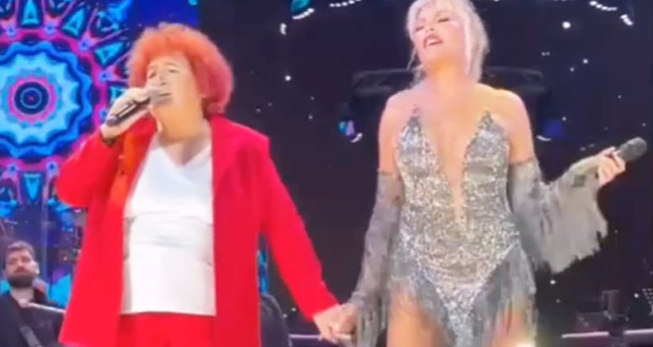 Ajda Pekkan ve Selda Bağcan birlikte türkü söyledi, o anlar gündem oldu