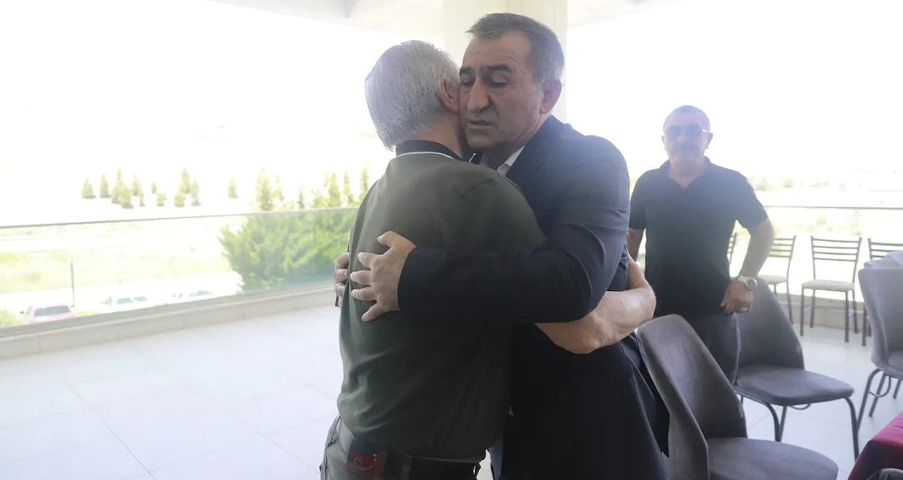 AKP’li başkandan katilin ailesine taziye ziyareti