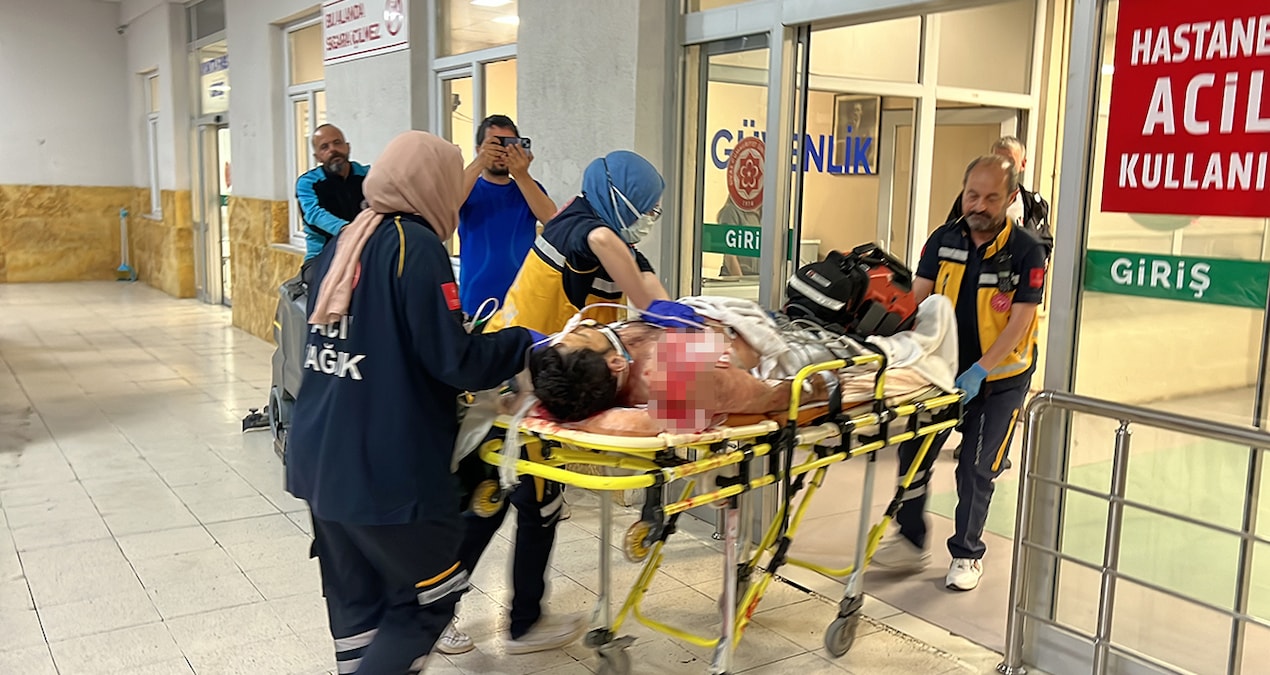 Baba ve 2 oğluna kurşun yağdırdı: 1 ölü, 2 yaralı