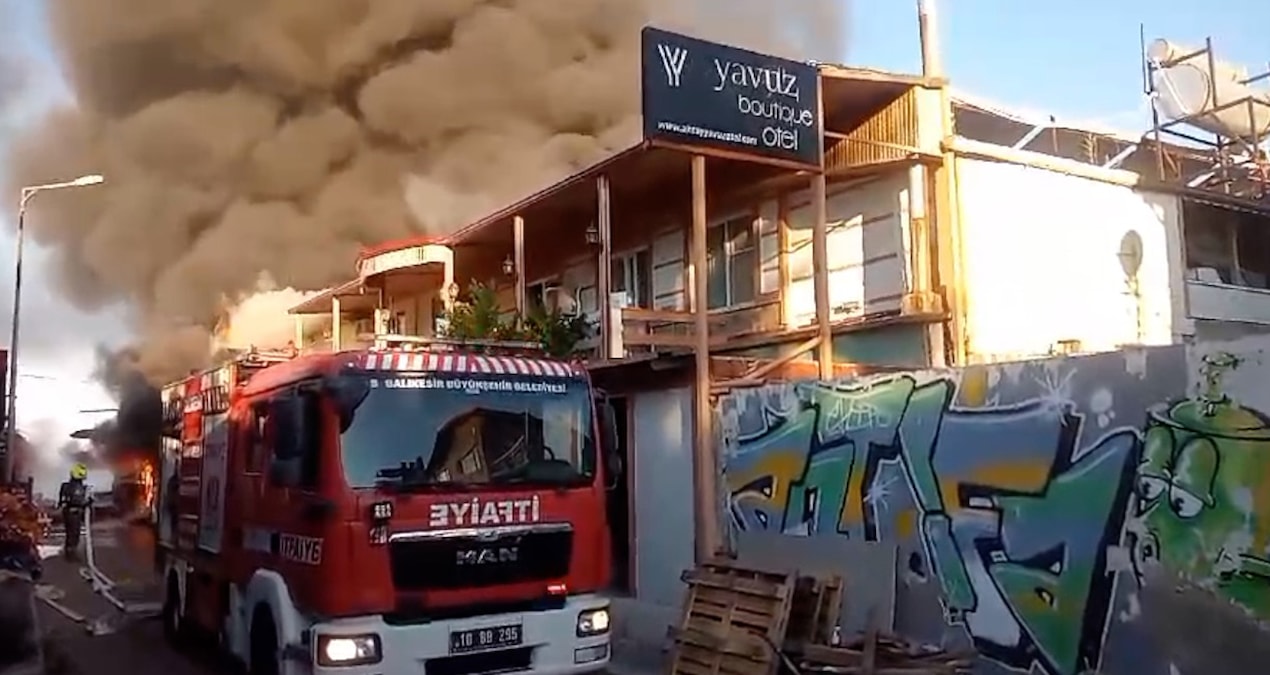 Butik otel yangında kül oldu, 3 kişi hastanelik oldu