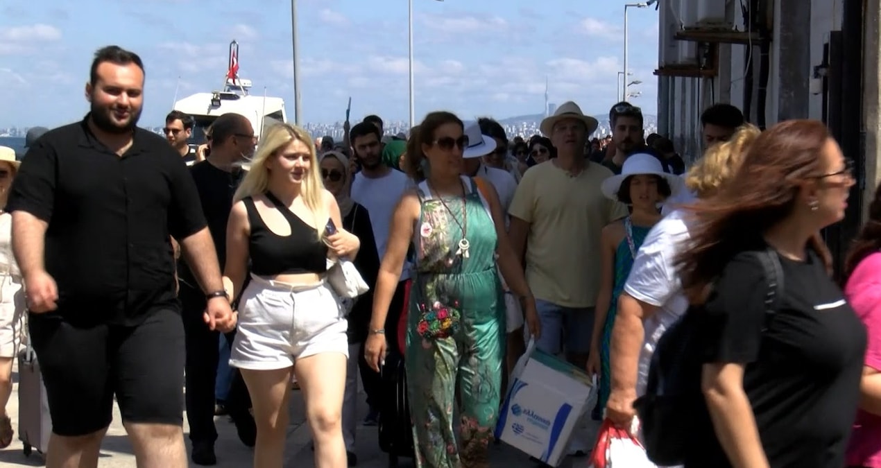 Büyükada’da yoğunluk devam ediyor