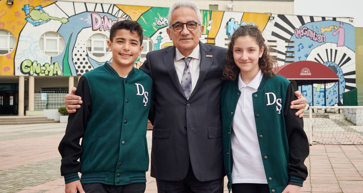 Darüşşafakalı kızlara İngiltere’den tam burs