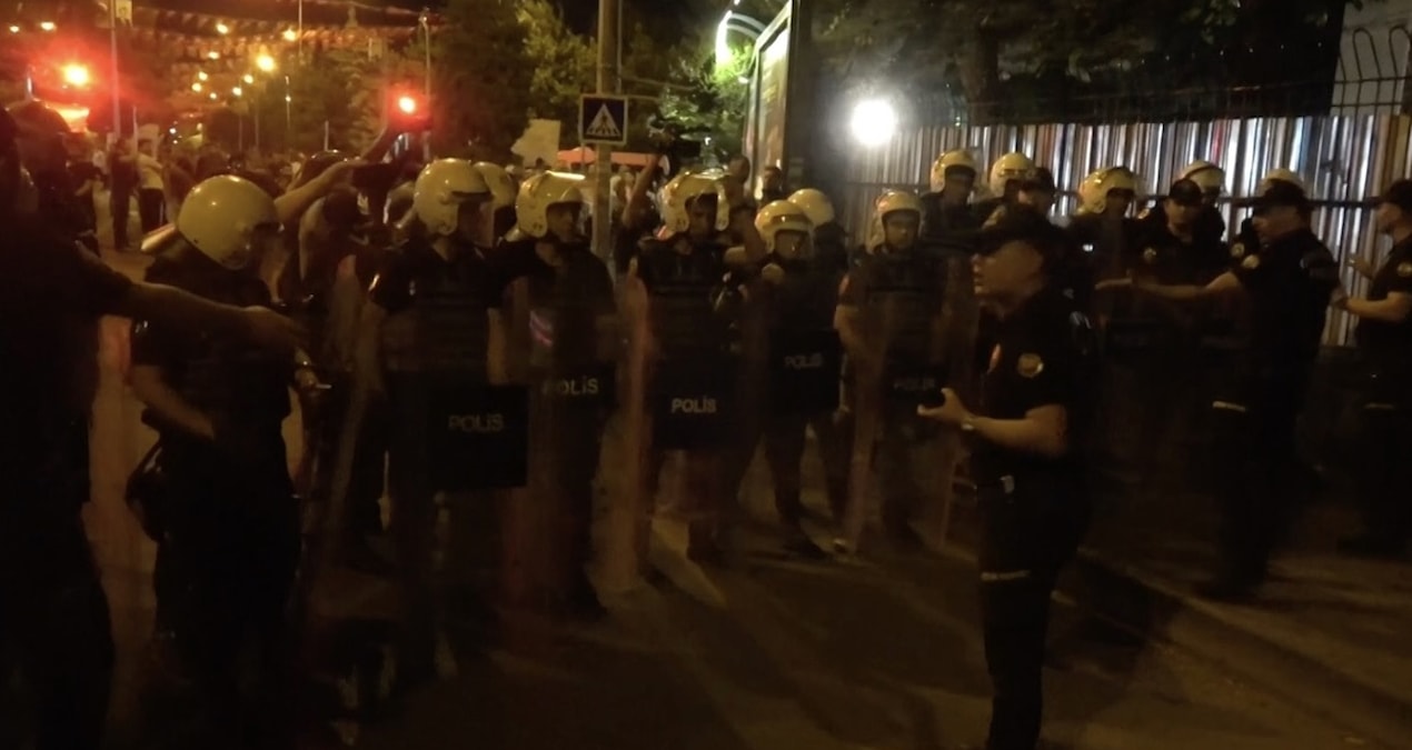 Diyarbakır’daki kayyum protestosunda arbede