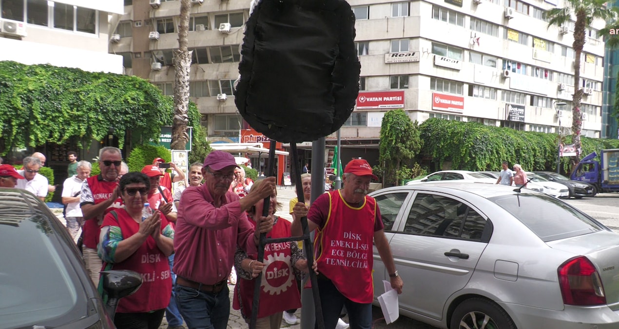 Emekliler: Bizden çaldıklarıyla bayram edenleri göndereceğiz