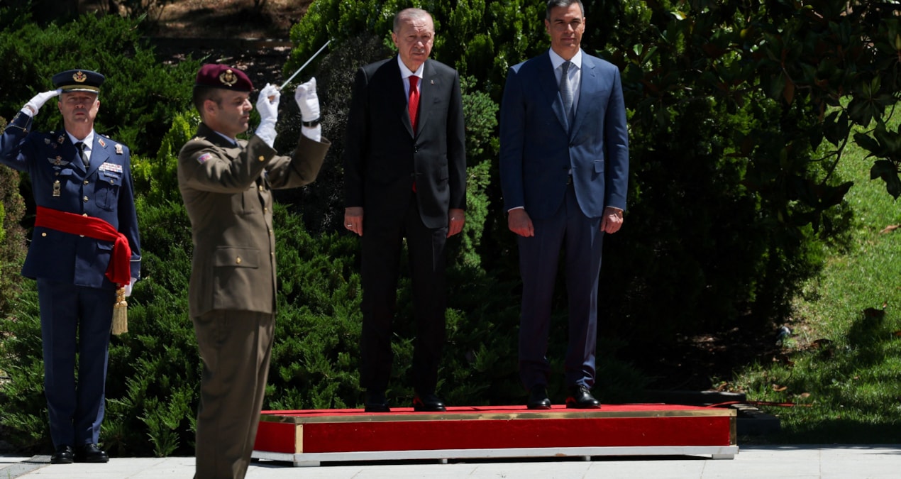 Erdoğan, İspanya’da resmi törenle karşılandı