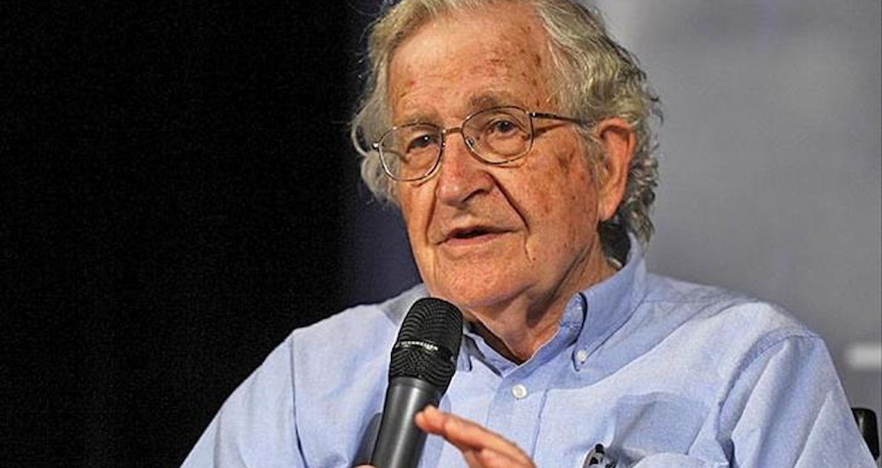 Eşi açıkladı: Chomsky felç geçirdi