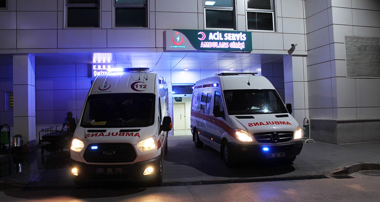 Eski damadını göğsünden bıçakladı