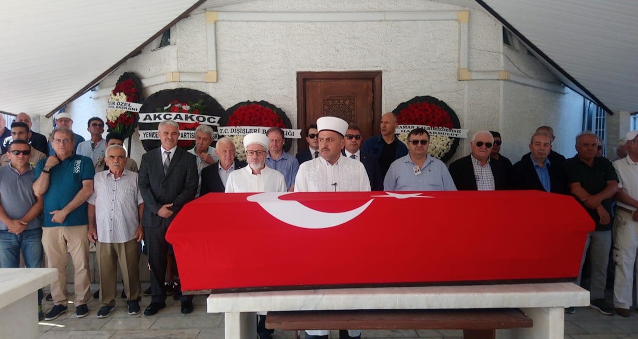 Eski Dışişleri Bakanı Yaşar Yakış, son yolculuğuna uğurlandı