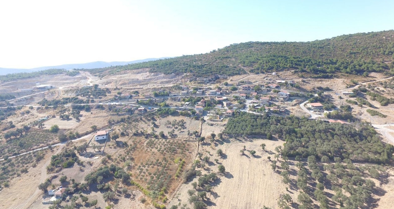 Foça’daki taş ocağına tepkiler sürüyor: ‘Zeytinlikler toz altında, sular bulanık’