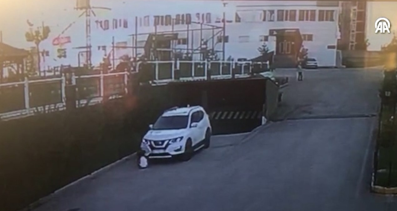 Garajdan çıkan araç 5 yaşındaki çocuğu ezdi!