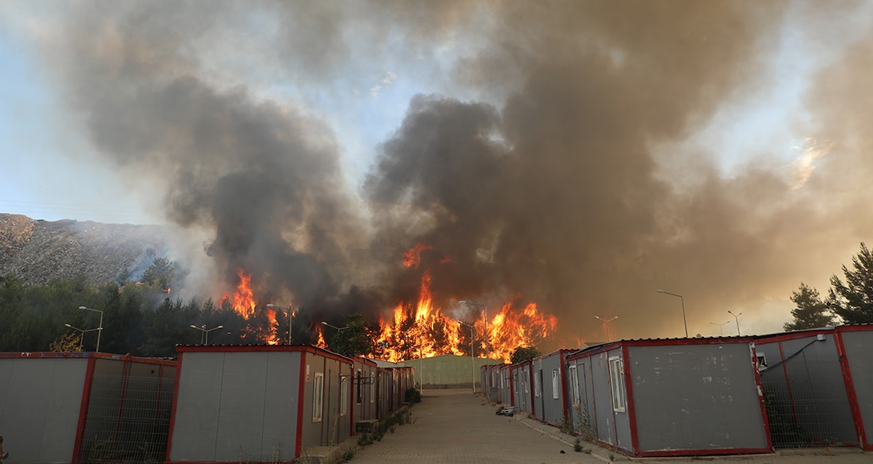 Gaziantep’te orman yangını: Geçici Barınma Merkezi’ne sıçradı