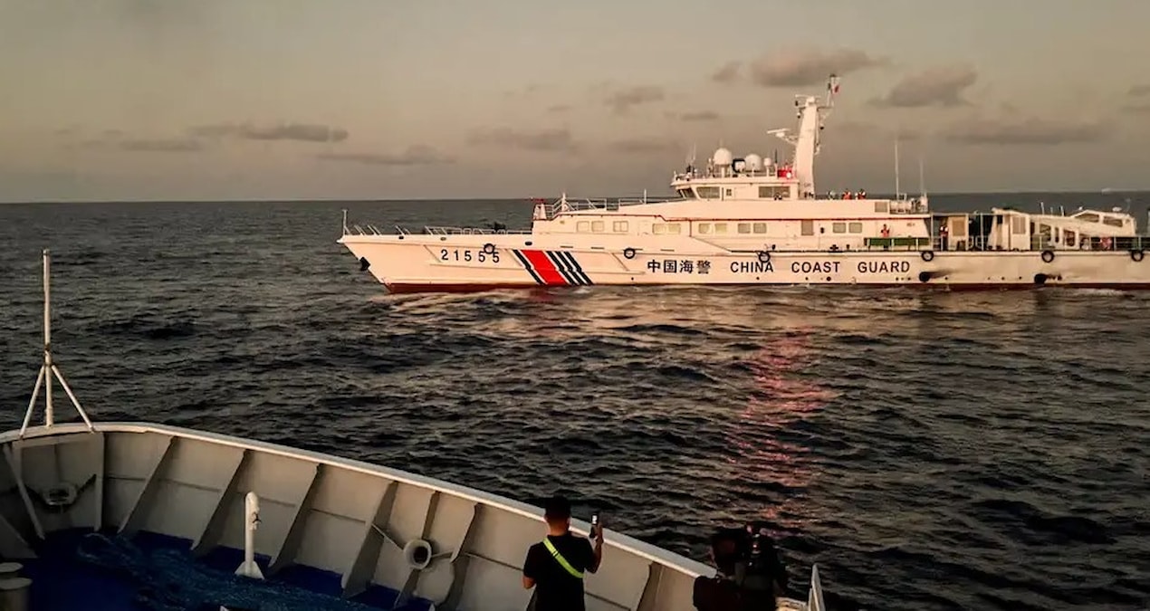 Güney Çin Denizi’nde tehlikeli yakınlaşma… İki gemi çarpıştı