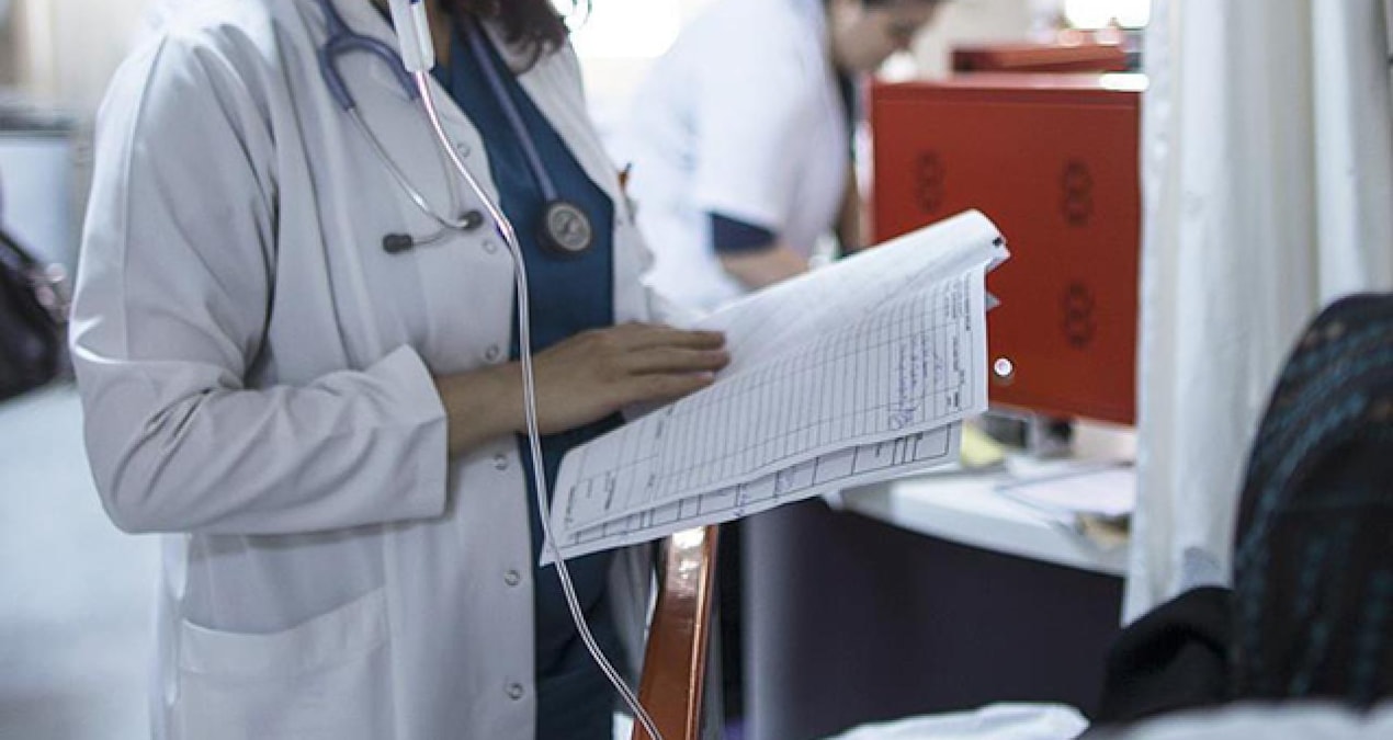Hastanede doktorlara ve güvenlik görevlisine saldırı