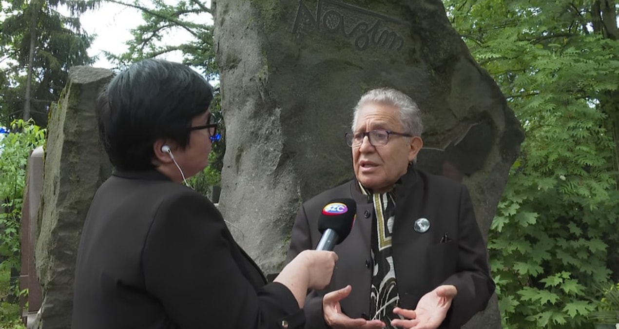 Hepimiz Nazım’ın kaşkolundan çıktık