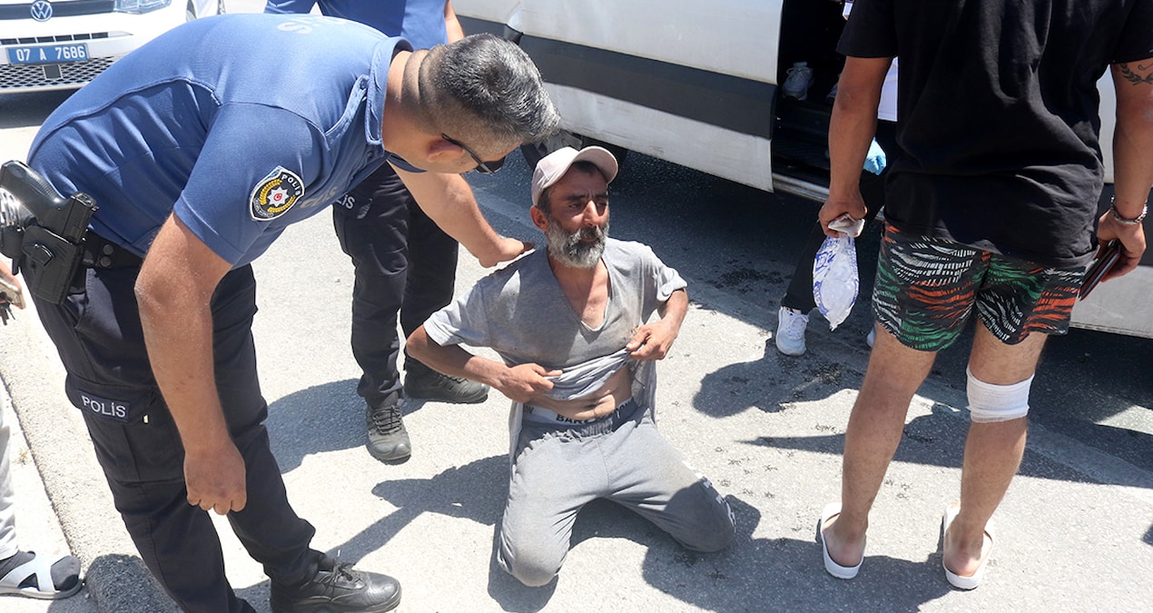 İki oğlu o arabadaydı! Görünce dizlerinin üzerine çöktü