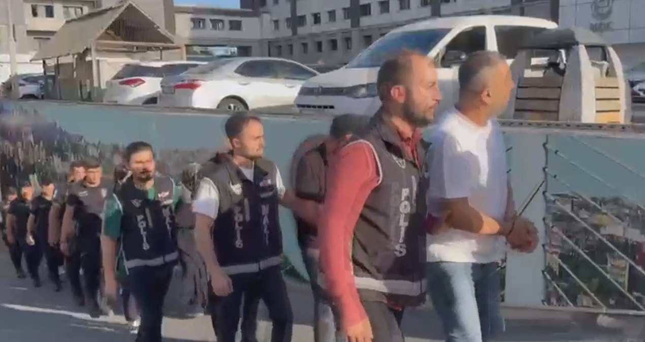 Kuyumcuymuş gibi işlem yaparak komisyon karşılığı 15 milyar lira çekmişler