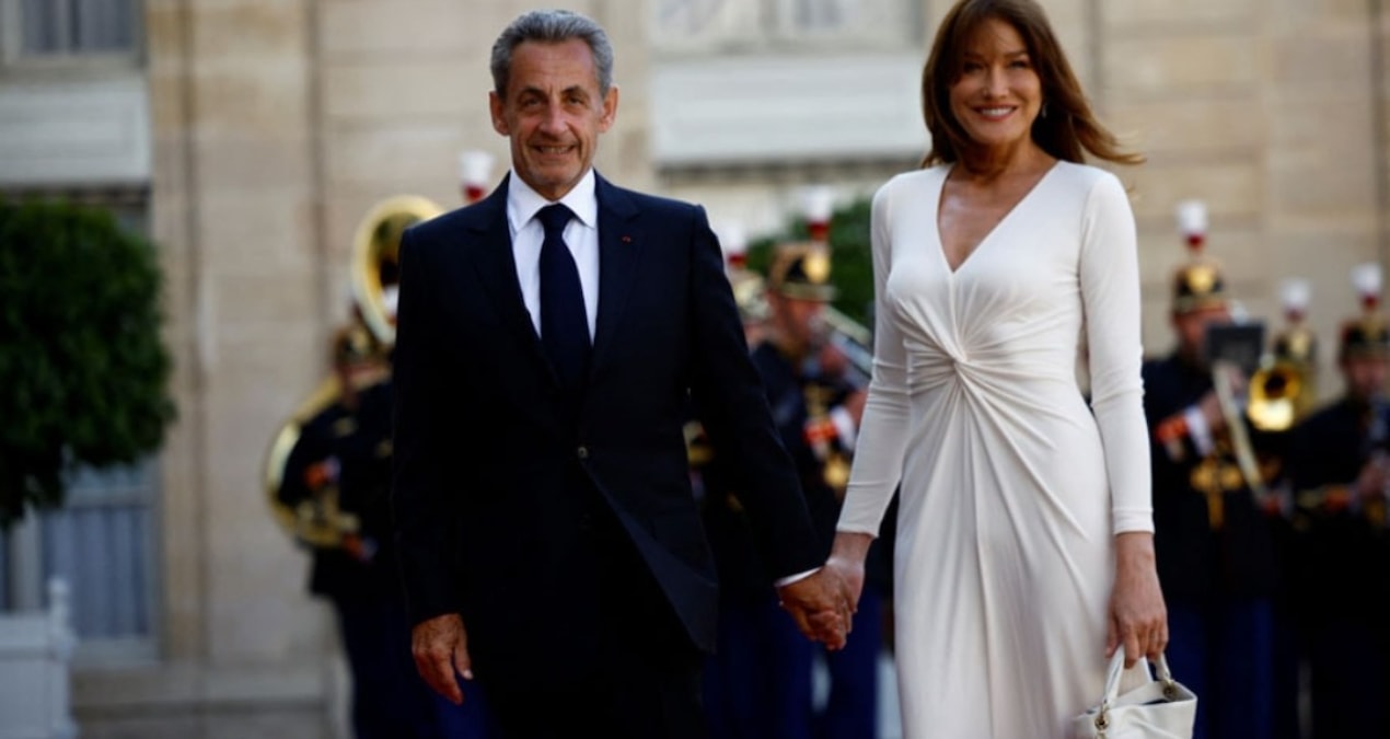 Macron’a bir eleştiri de Sarkozy’den geldi