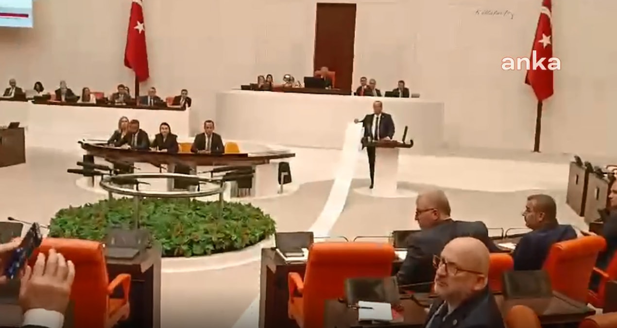 Meclis’te dikkat çeken anlar: CHP’li vekilden 20,5 metrelik liste