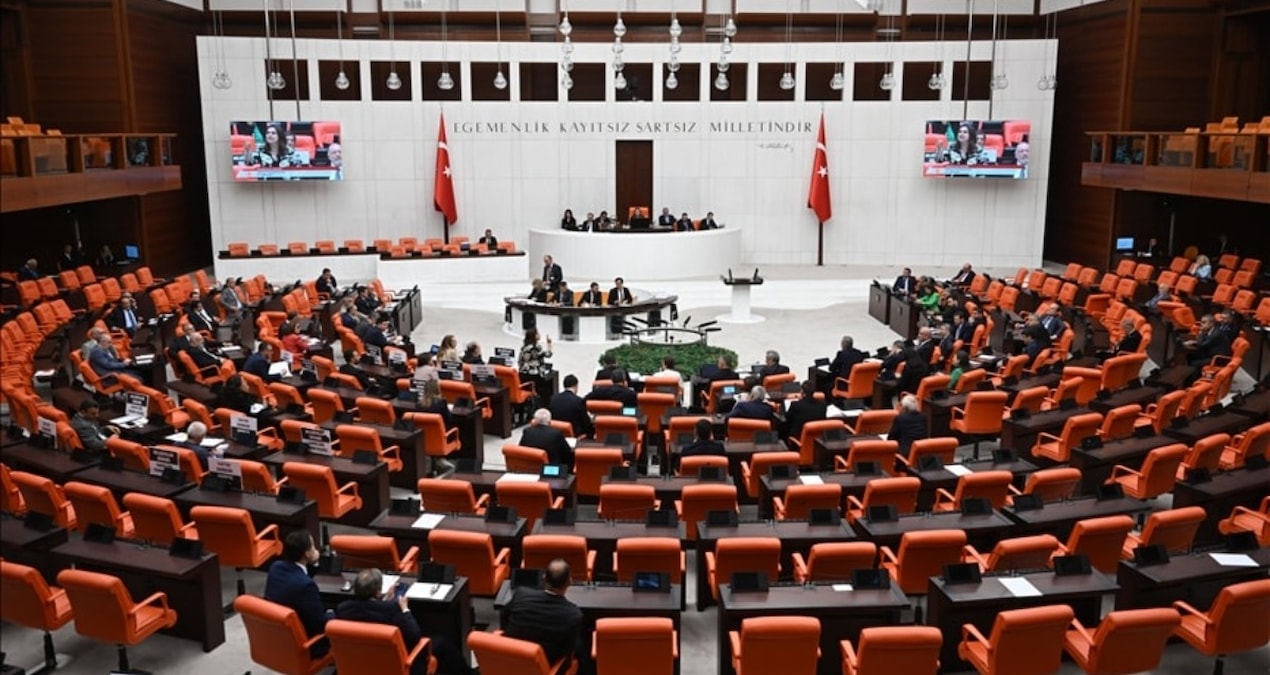 Meclis’te ‘nokta, nokta..’ tartışması…