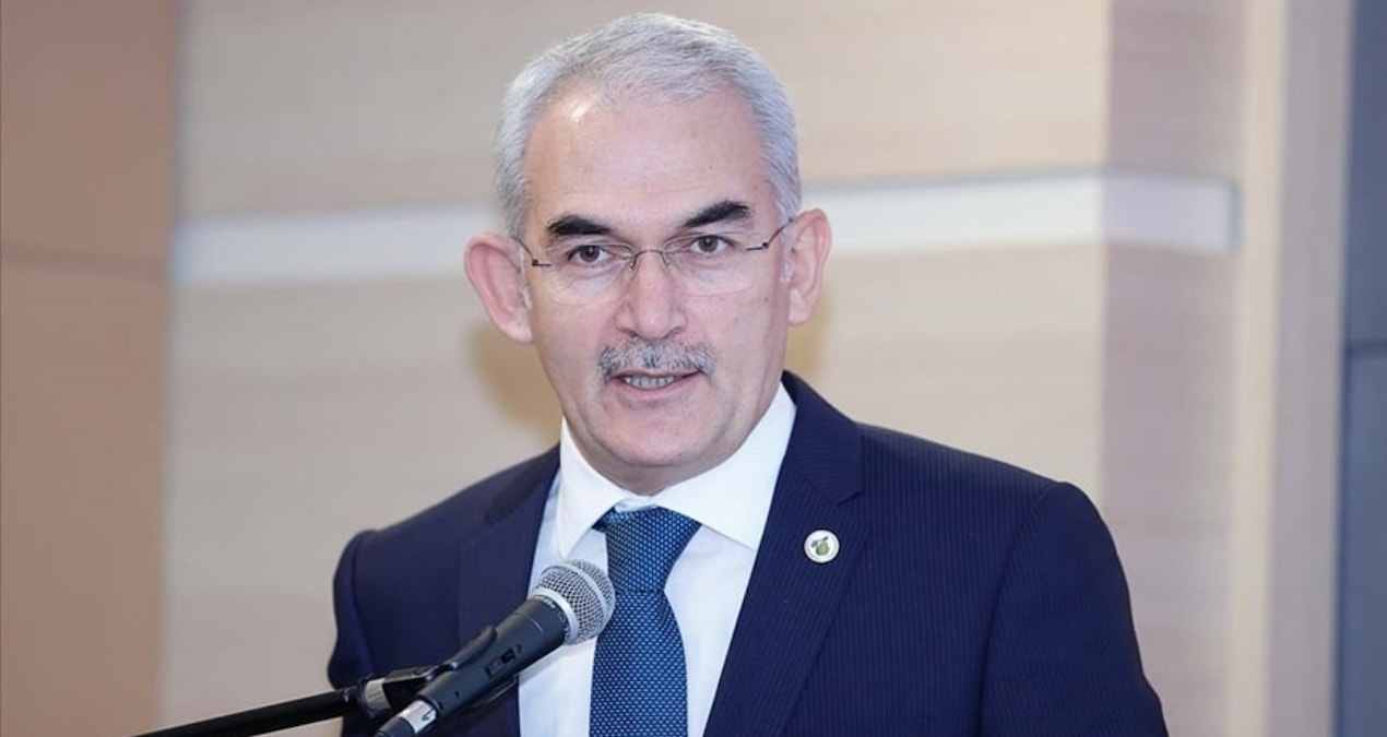 Orman genel müdürü yangın uyarısı yaparken yangın çıktı