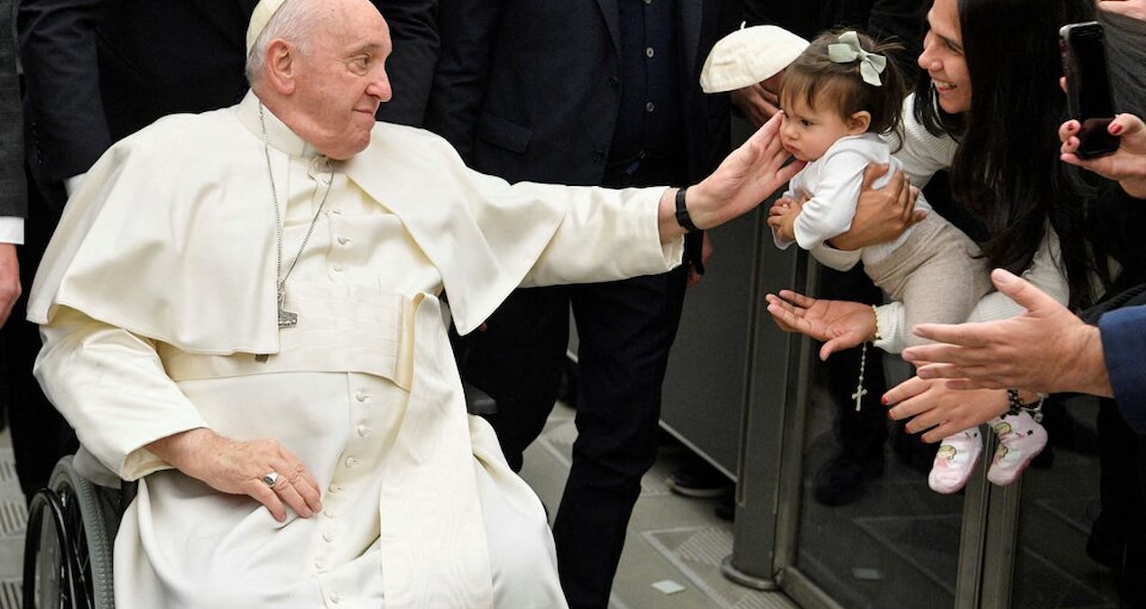 Papadan yeni gaf: ‘Dedikodu kadının işidir’