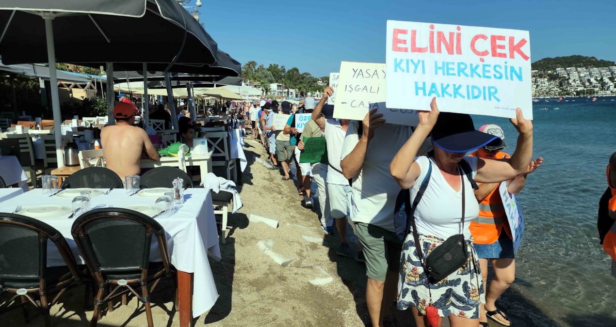 Plaj 2 kilometre, halka ayrılan 21 metre