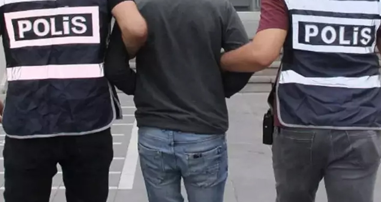 Polislerin rüşvet tezgahına operasyon: 4 polis tutuklandı
