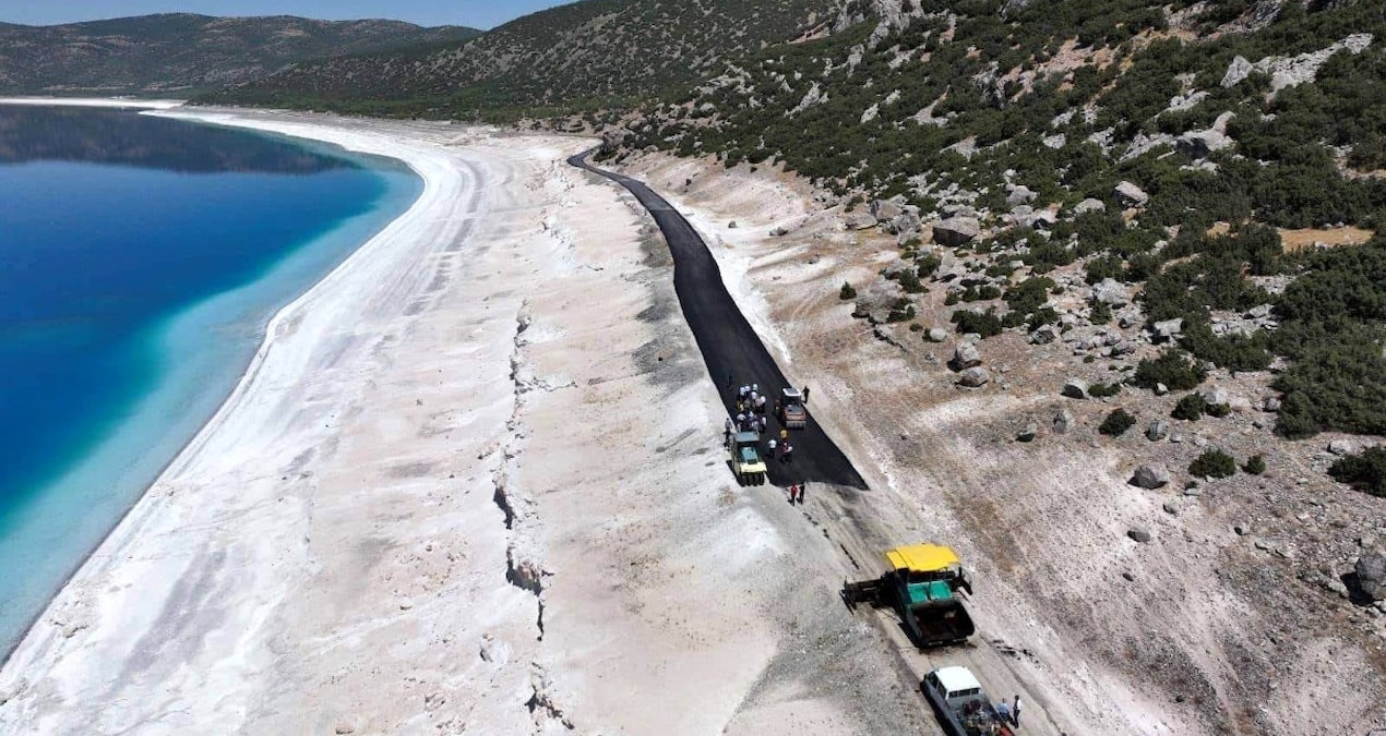 Salda Gölü’nde tepki çeken görüntü!