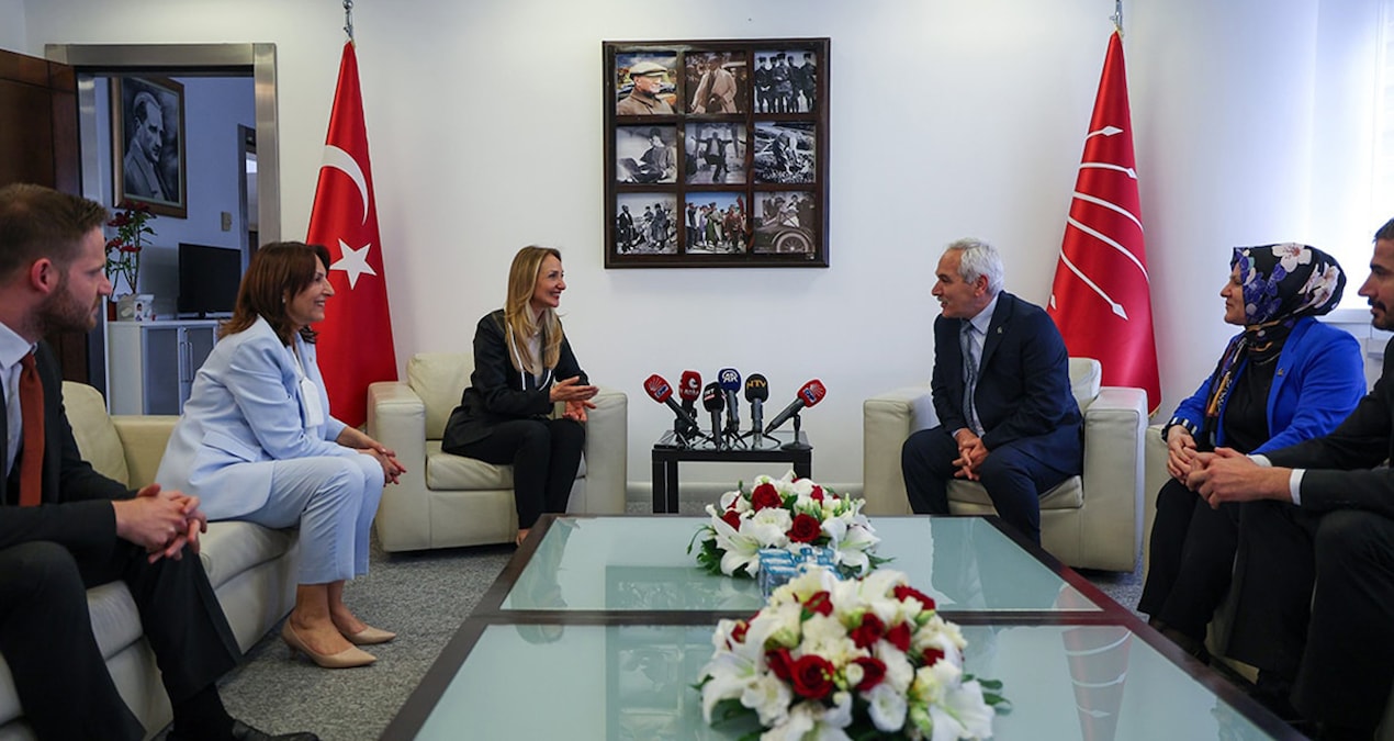 Siyasette bayramlaşma trafiği netleşti