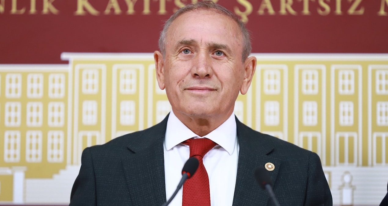 Tarikat ve cemaatleri eleştiren eski vekile ceza