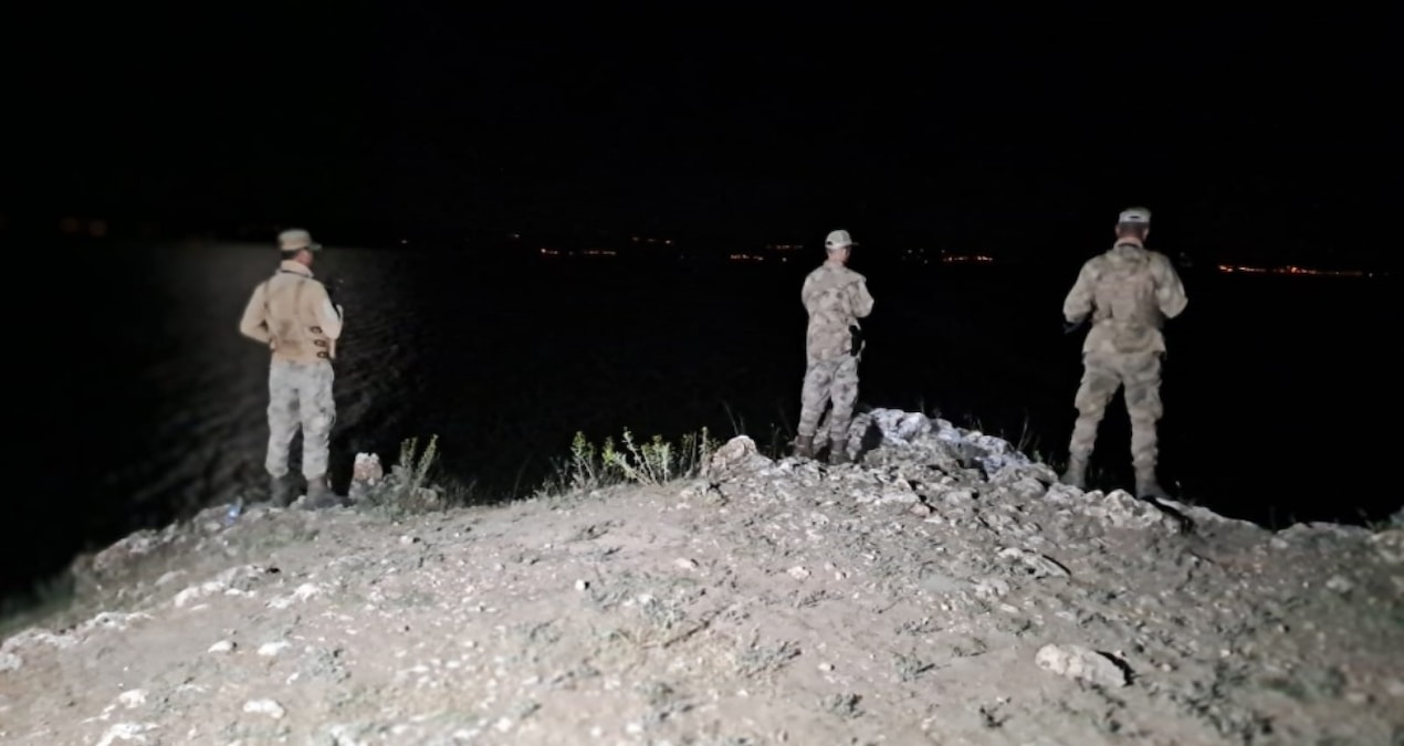 Van Gölü’nde kaybolan 4 kişi kurtarıldı