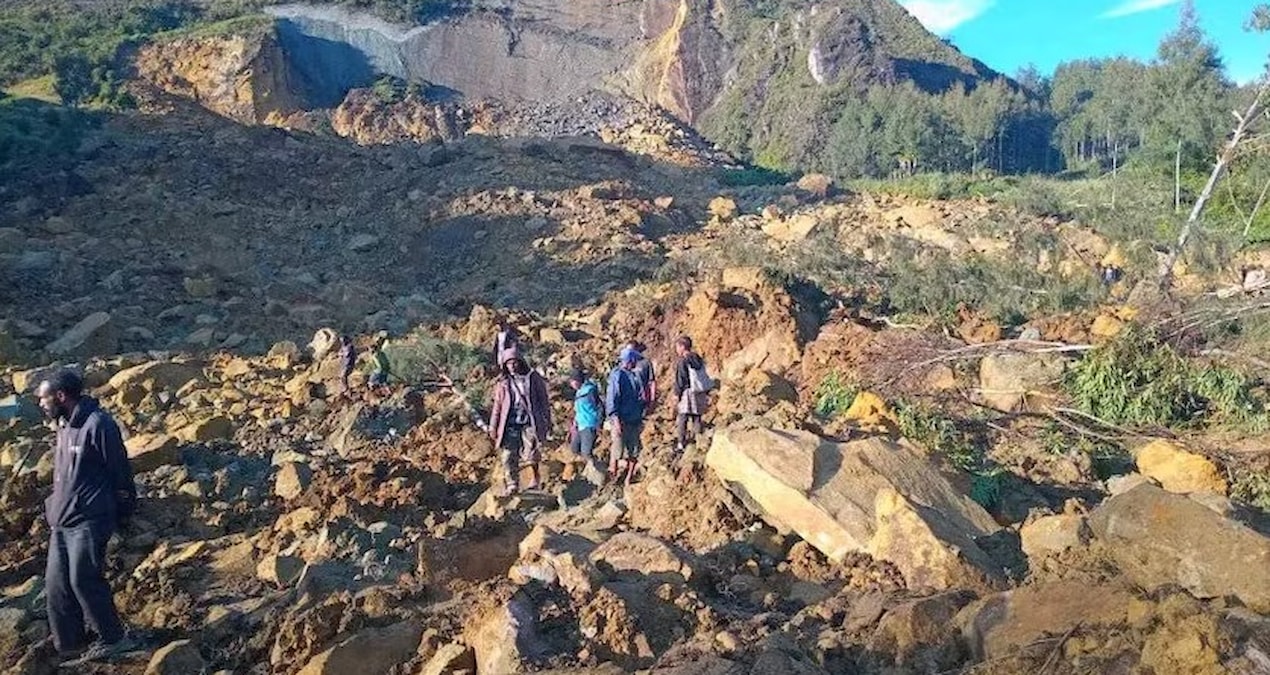 Yüzlerce kişinin toprak altında kaldığı köy toplu mezarlık oldu