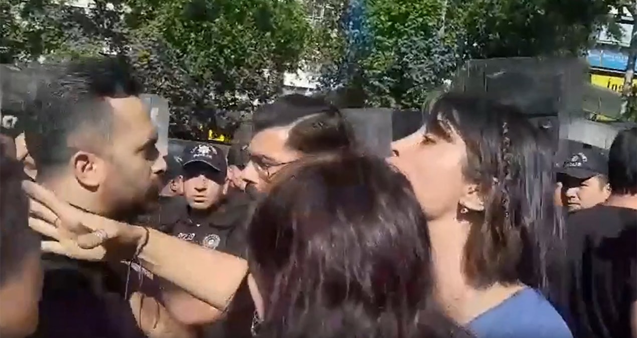 Eylem yapan 25 öğretmen gözaltına alındı