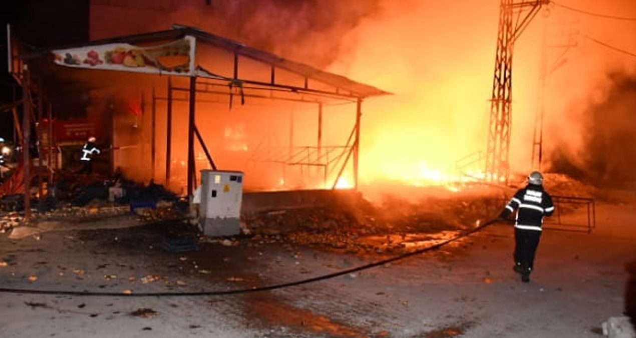 Hatay’da Suriyelilere ait bazı iş yerleri ateşe verildi