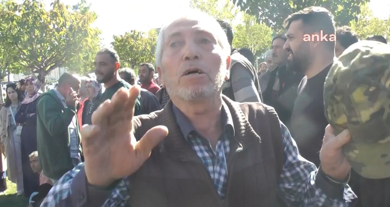 AKP’li belediyenin önünde oturma eylemi