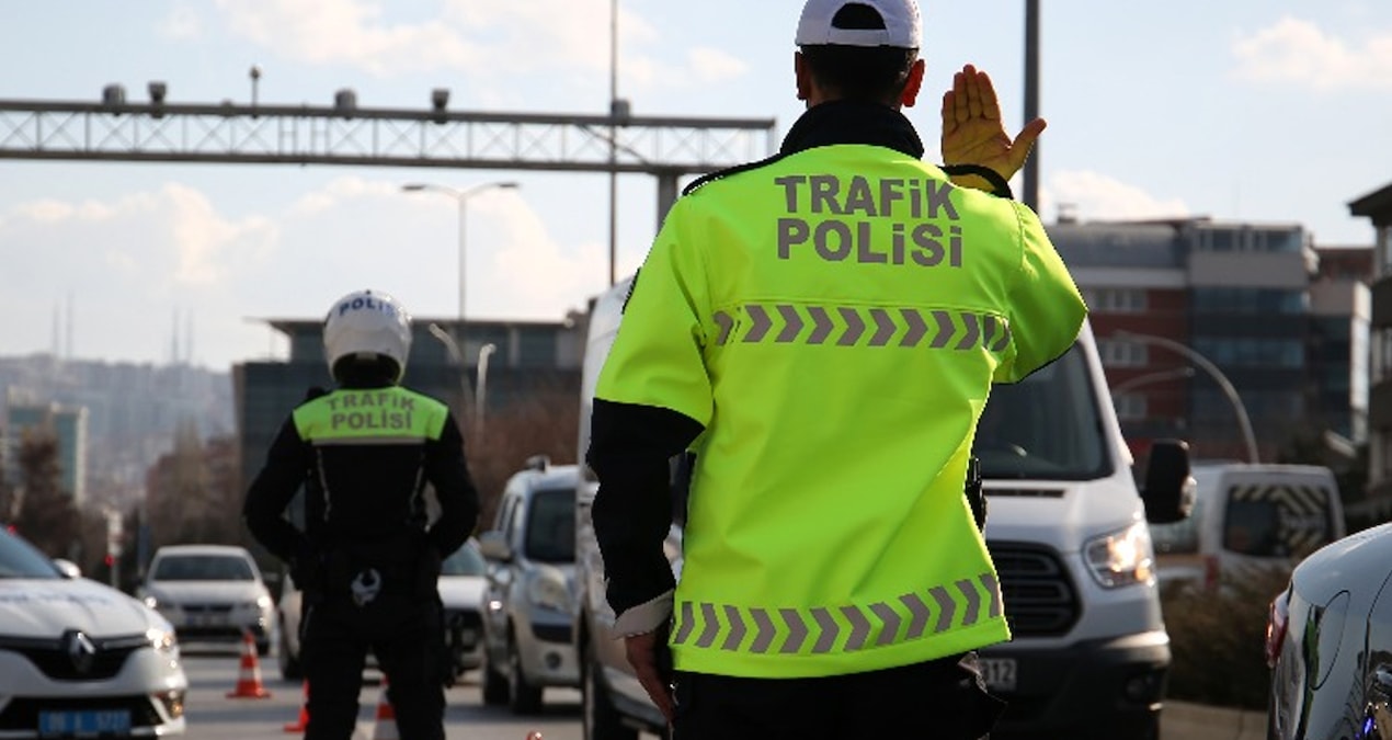 Bakan Yerlikaya’dan ‘çakar’ çıkışı:  Trafikte üstünlük taslayanlara asla müsaade etmeyeceğiz