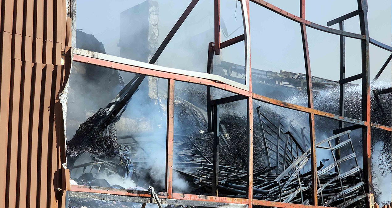 Çatıda tadilat yaparken oteli kül ettiler