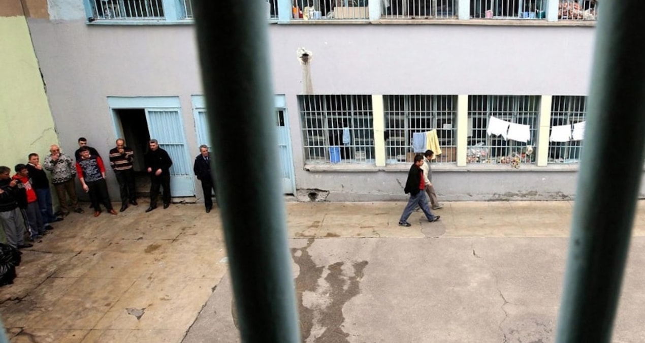 Cezaevine milyarlar suçlulara sokaklar