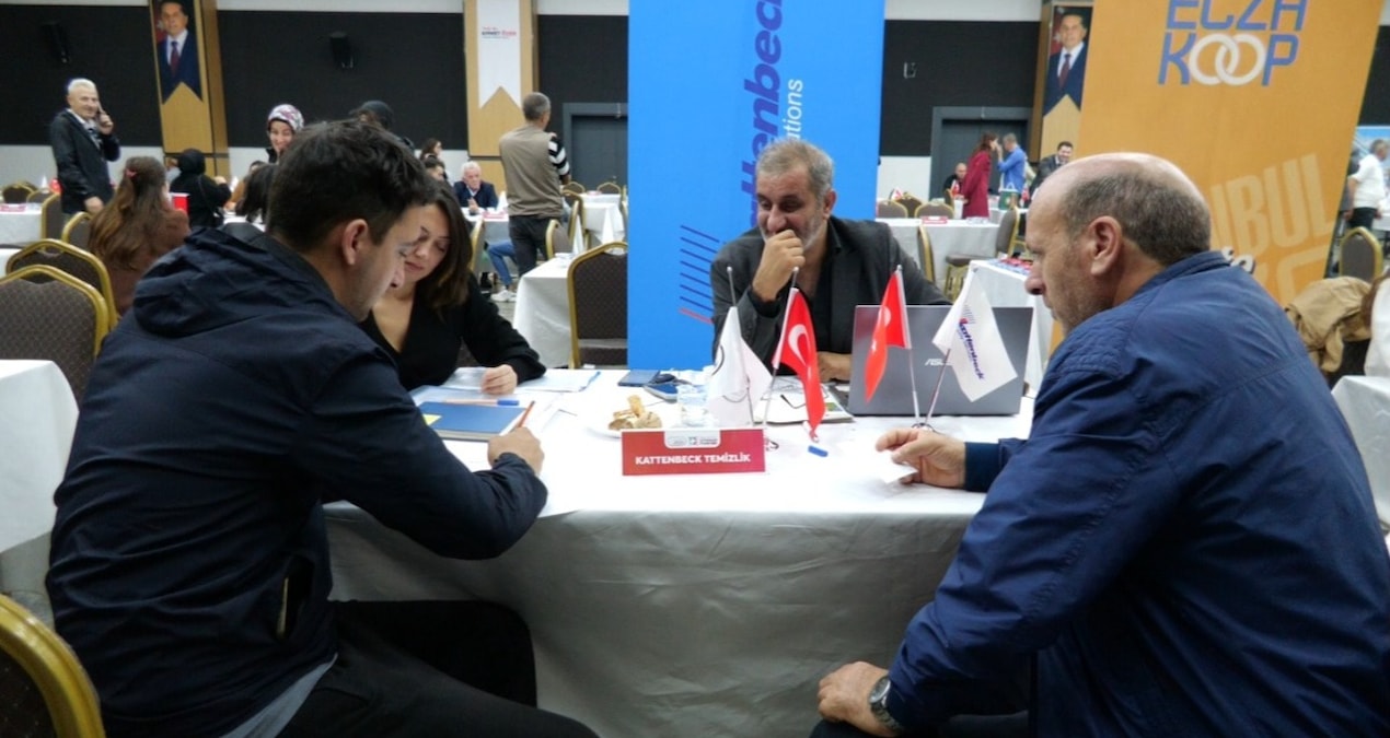 Emekli baba ile oğlu aynı iş kuyruğunda