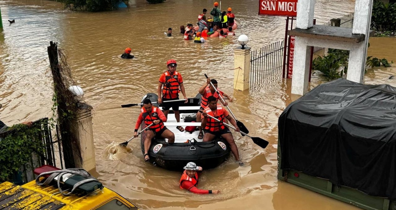 Filipinler’de fırtına yıkıp geçirdi: 46 kişi öldü, insanlar çatılara kaçtı