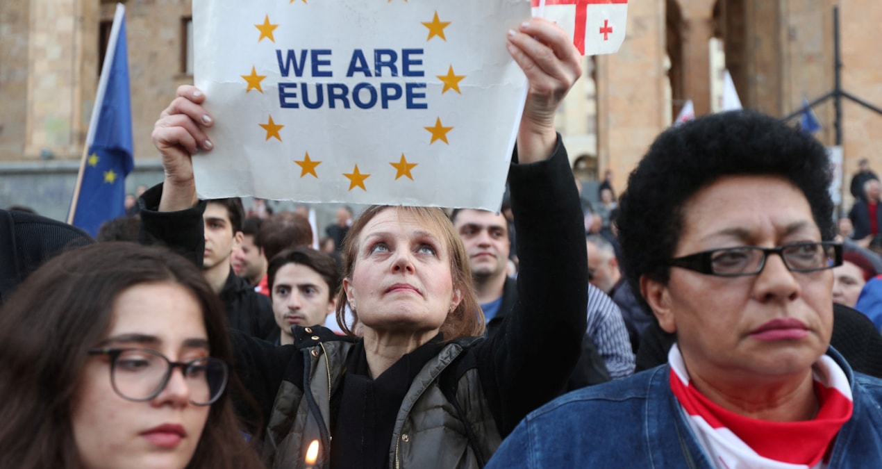 Gürcistan’da Rusya ve AB arasında seçim