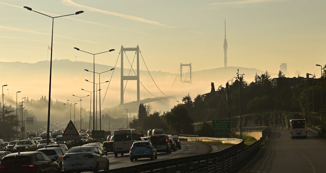 Meteoroloji saat verdi: İstanbul’a sis bulutları geliyor